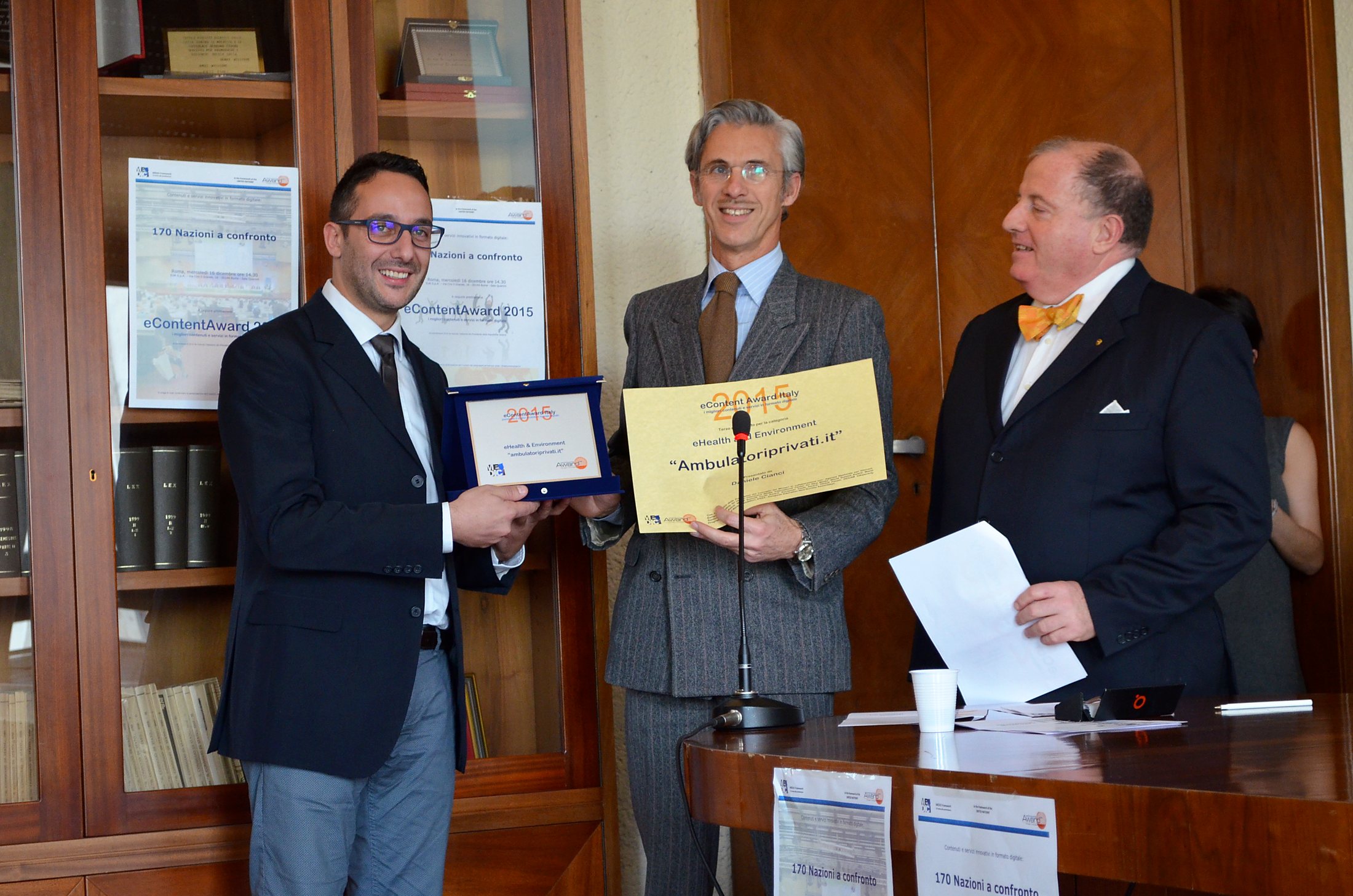 Consegna premio progetto digitale wainet