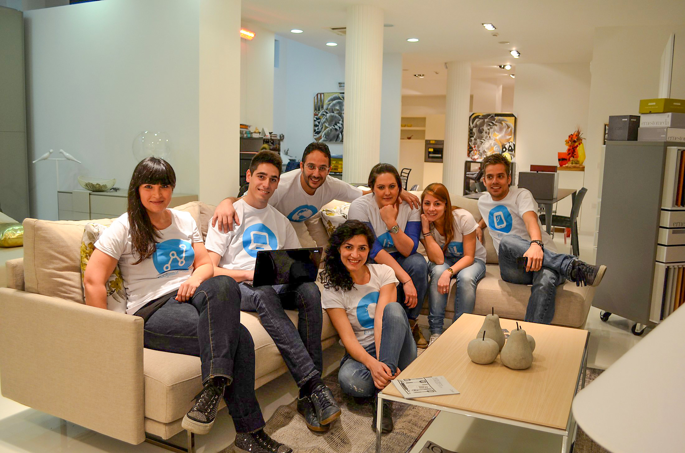staff wainet riunito in studio wainet web agency teramo abruzzo