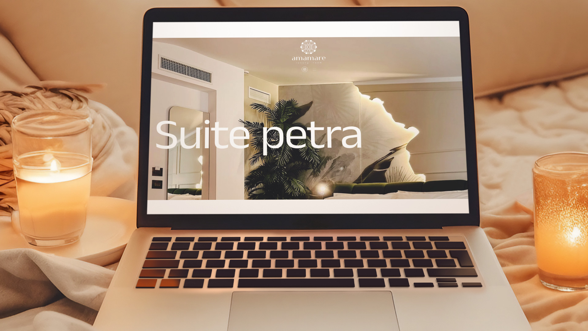 Pagina della suite Petra AmaMare visualizzata su un notebook