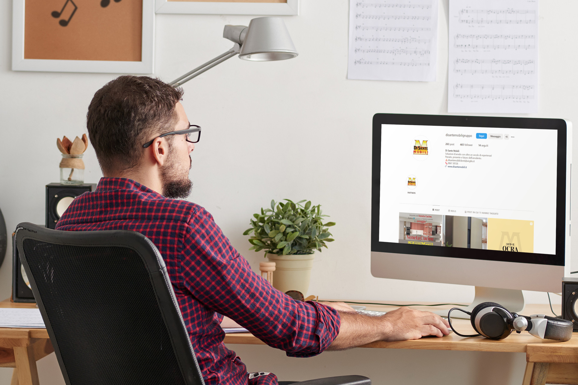 Mockup desktop con profilo Instagram e Sito Web Di Sante Mobili