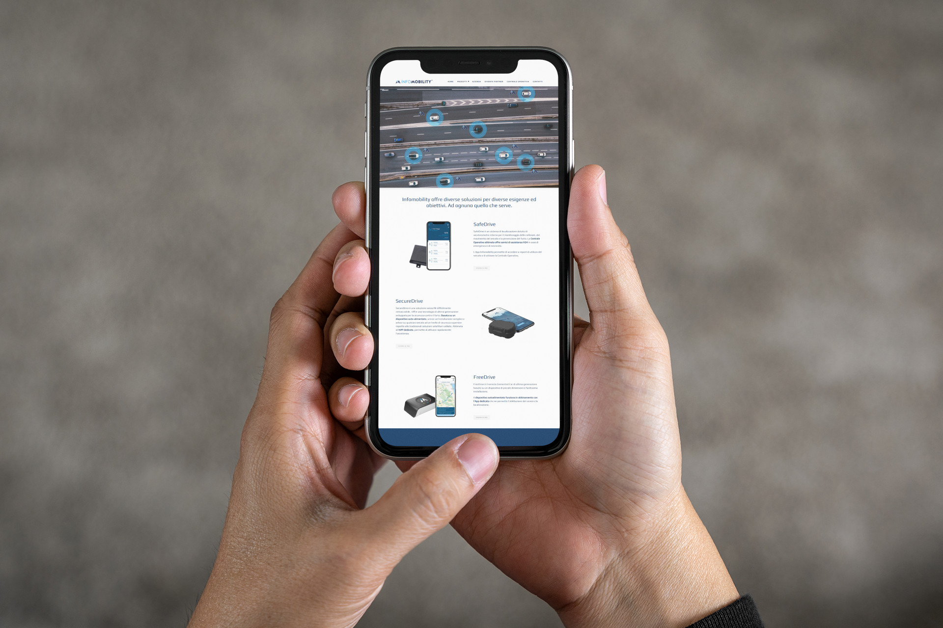 Mockup iPhone con Sito Web Infomobility