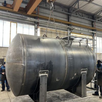 Serbatoi per carburante ItalTanx durante lavorazione aziendale