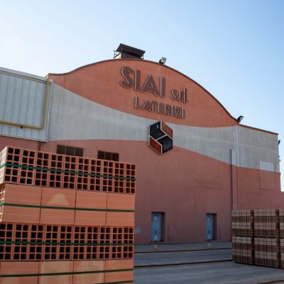 Vista frontale azienda SIAI a Petacciato di Campobasso in Molise