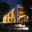 Esterno illuminato dell'home restaurant Shanti B&B di Vieste