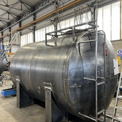 Serbatoi per carburante ItalTanx durante lavorazione aziendale
