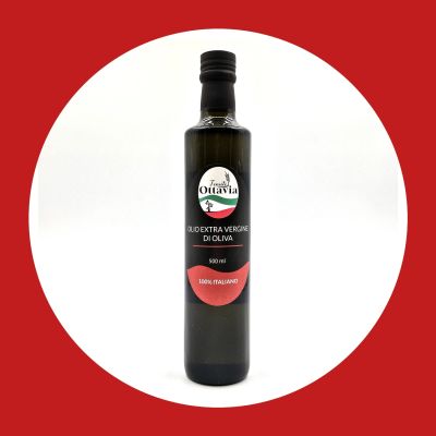 Fotografia di prodotto dell'olio extravergine d'oliva Tenuta Ottavia su fondo bianco
