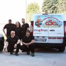 Squadra Gran Sasso Gomme riunita accanto al furgone aziendale