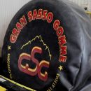 Copripneumatico nero ricamato con il logo Gran Sasso Gomme
