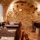 Sala interna del Ristorante La Tacchinella a Canzano Teramo Abruzzo