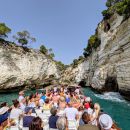 Grotte Marine di Vieste nel Gargano durante escursione Motobarche Leonarda