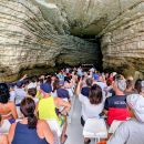 Grotte Marine di Vieste nel Gargano durante escursione Motobarche Leonarda