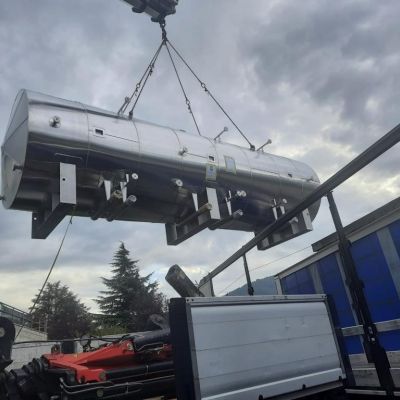 Serbatoi per carburante ItalTanx durante lavorazione aziendale