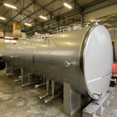 Serbatoi per carburante ItalTanx durante lavorazione aziendale
