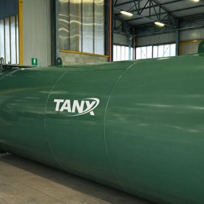 Serbatoi per carburante ItalTanx durante lavorazione aziendale
