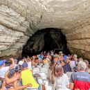 Grotte Marine di Vieste nel Gargano durante escursione Motobarche Leonarda