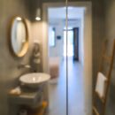 Bagno della camera Celeste dello Shanti B&B visto dal corridoio