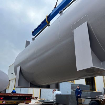 Serbatoi per carburante ItalTanx durante lavorazione aziendale