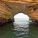Grotte Marine di Vieste nel Gargano durante escursione Motobarche Leonarda