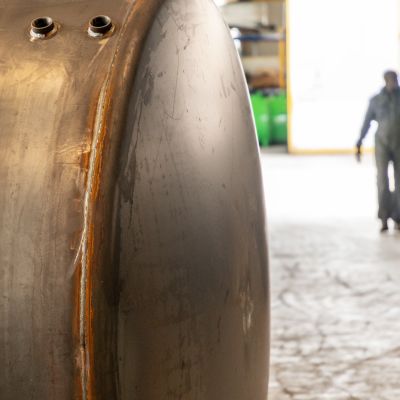 Serbatoi per carburante ItalTanx durante verniciatura e lavorazione