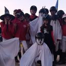 Gruppo Team Horse con costumi di Halloween al maneggio di Teramo