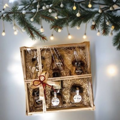Confezione natalizia per prodotti Bottega Montecchia su Instagram a Teramo in Abruzzo