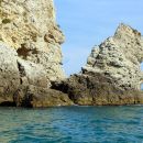 Motobarca Leonarda durante escursione alle Grotte Marine di Vieste