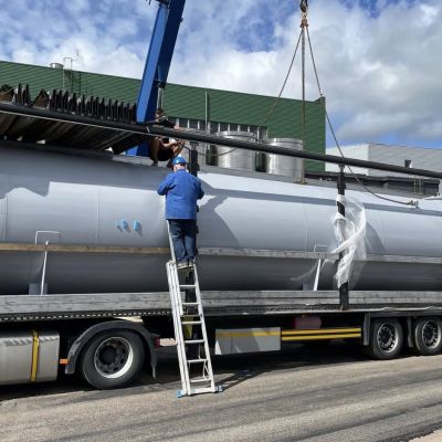 Serbatoi per carburante ItalTanx durante lavorazione aziendale