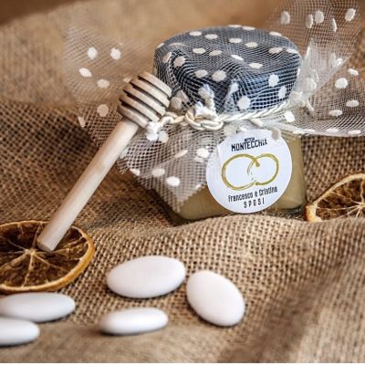 Confezione bomboniere Francesco e Cristina sposi Bottega Montecchia su Instagram a Teramo in Abruzzo