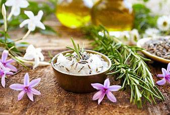 Sali e fiori per trattamenti estetici